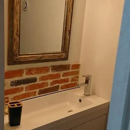 Дом отдыха Majestic In With Sauna